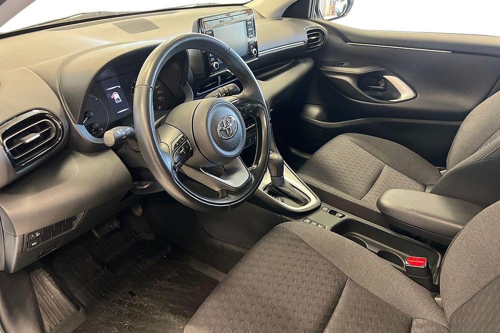 Vehicle Image 12