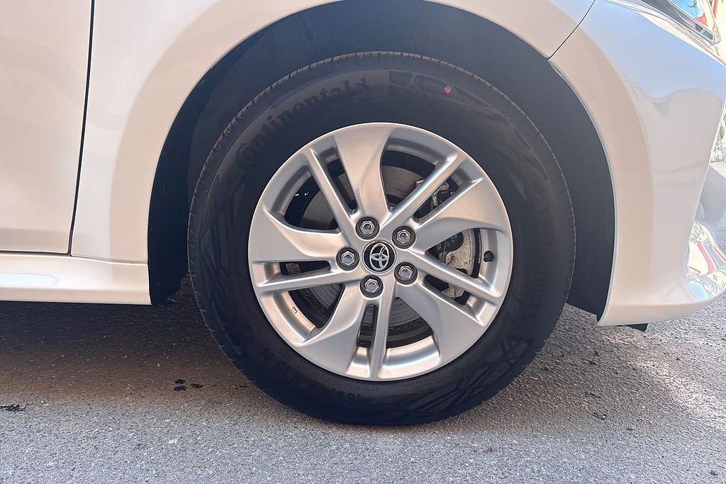 Vehicle Image 16