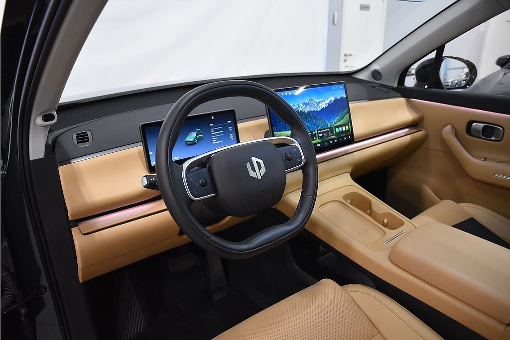 Vehicle Image 9
