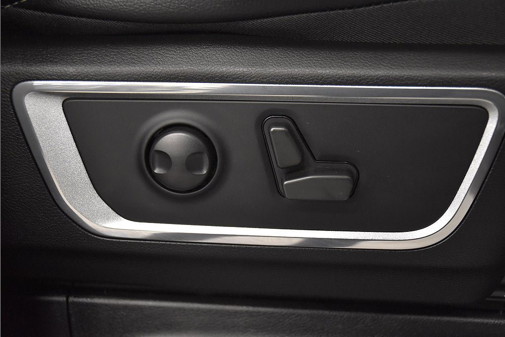 Vehicle Image 24