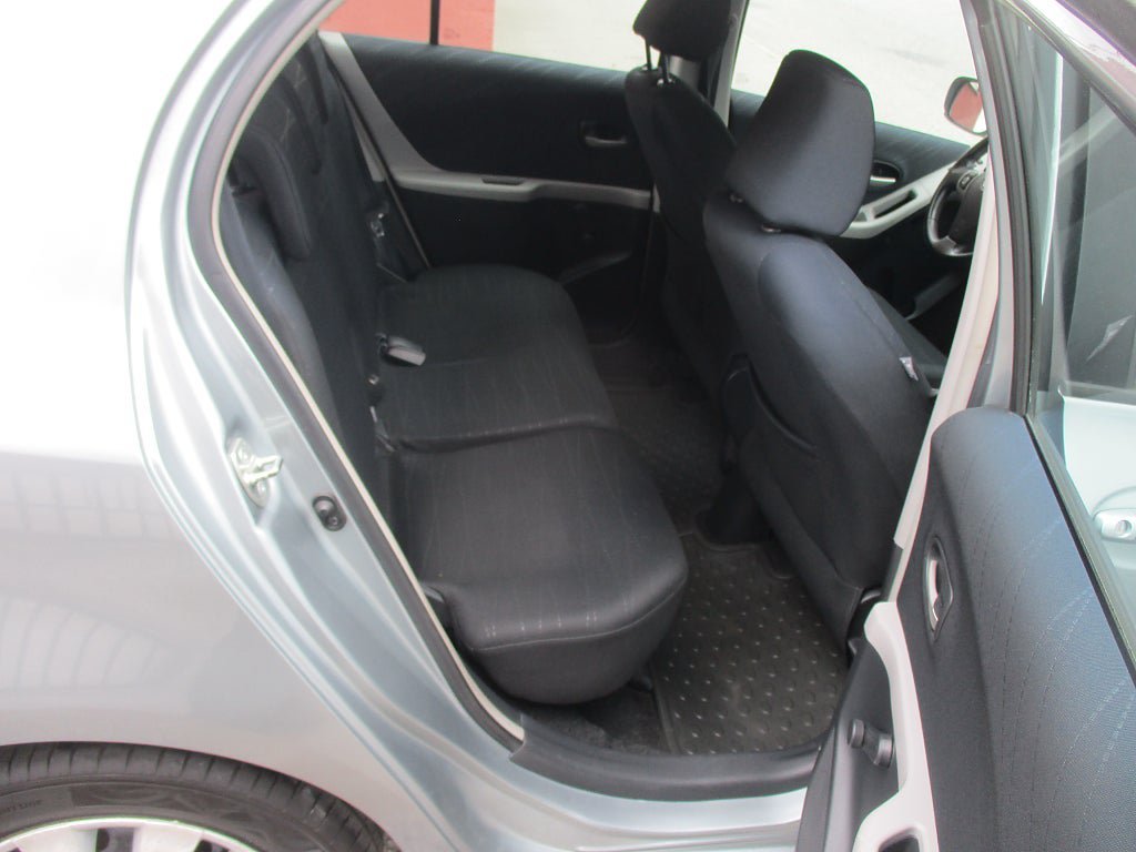 Vehicle Image 8
