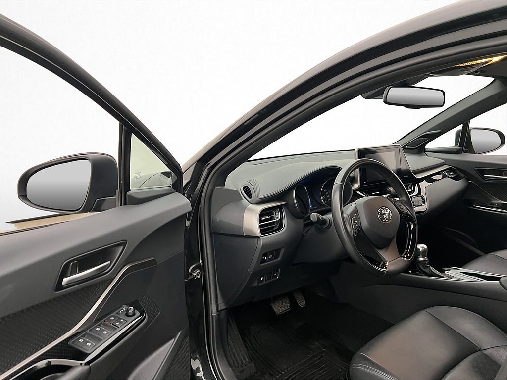 Vehicle Image 10
