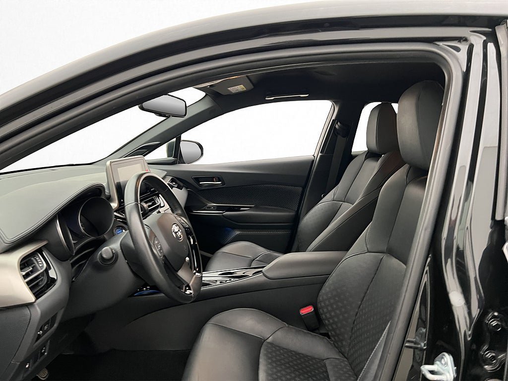 Vehicle Image 11