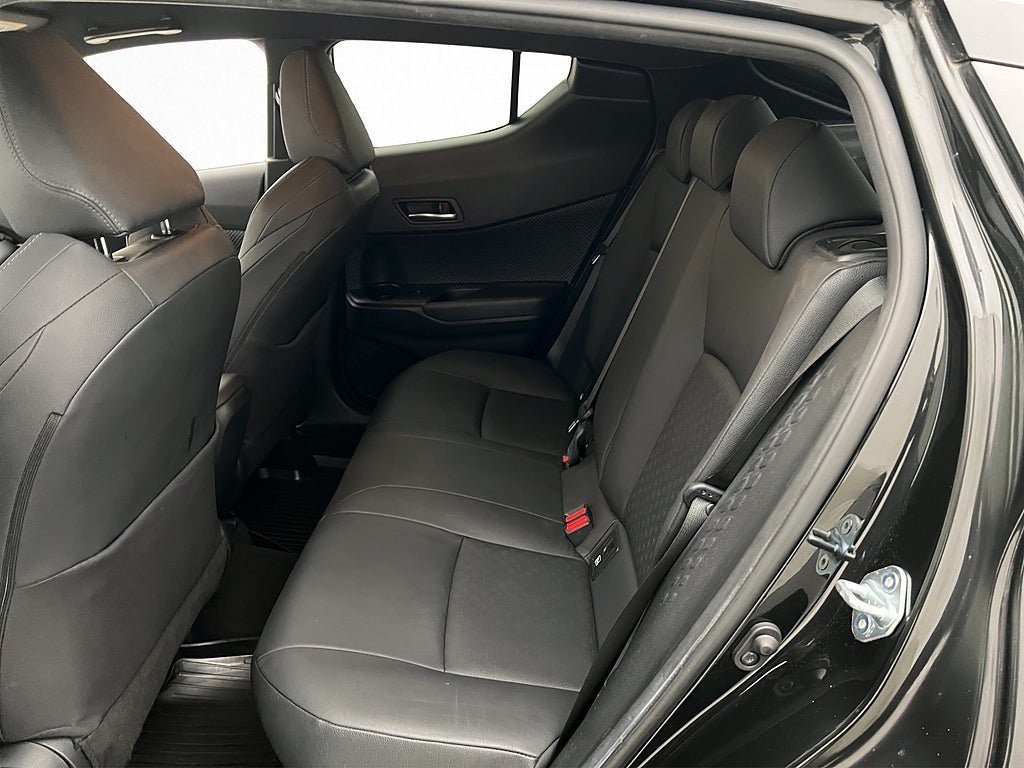 Vehicle Image 24