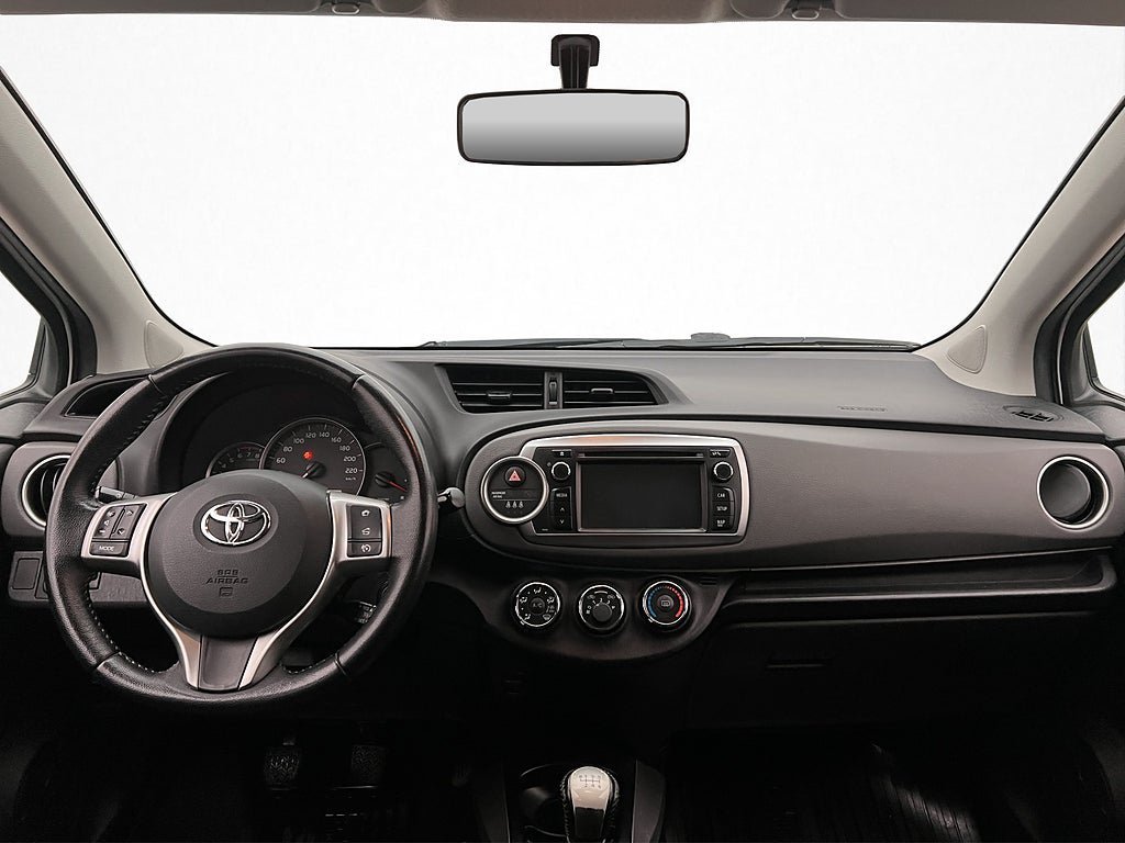 Vehicle Image 12