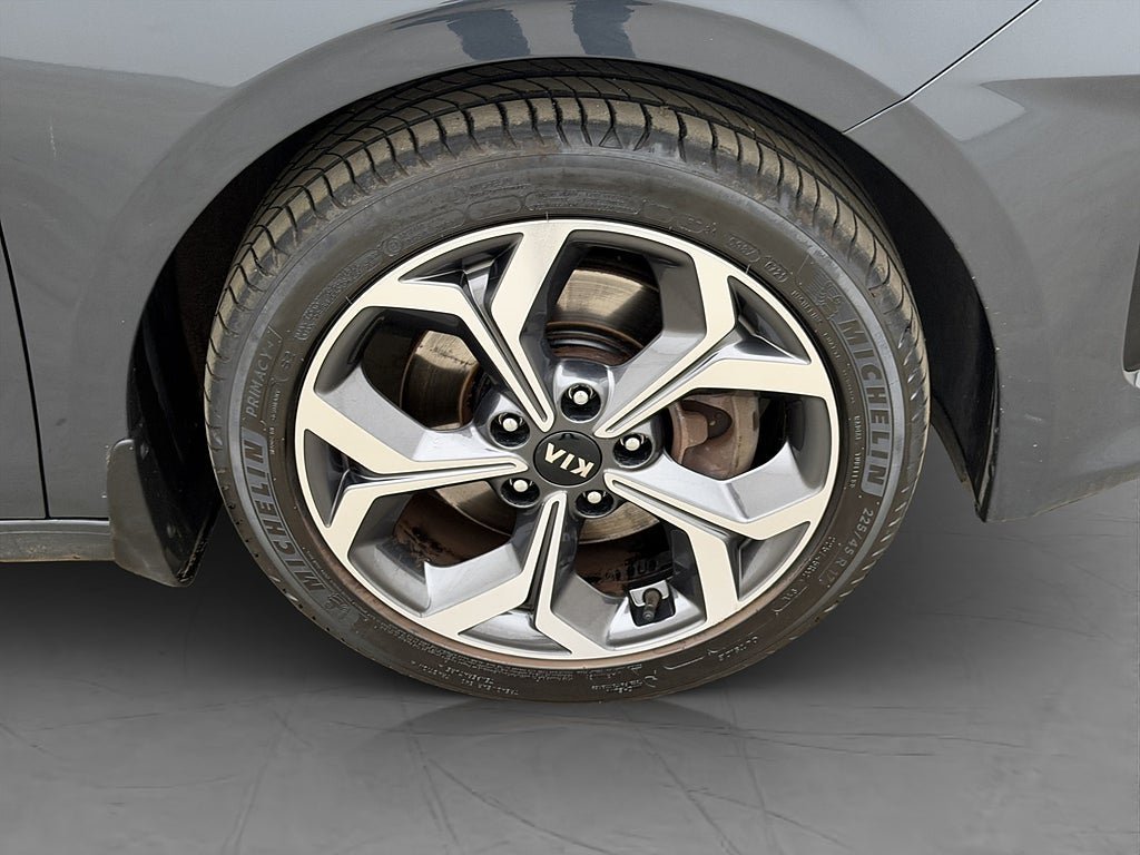 Vehicle Image 25
