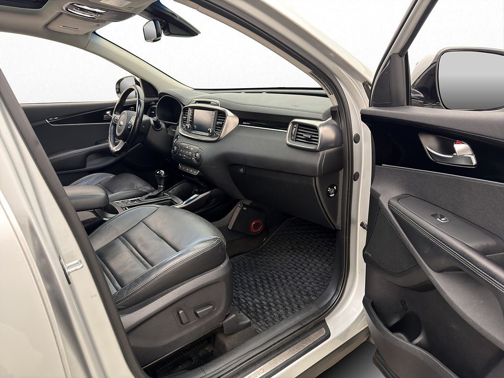 Vehicle Image 28