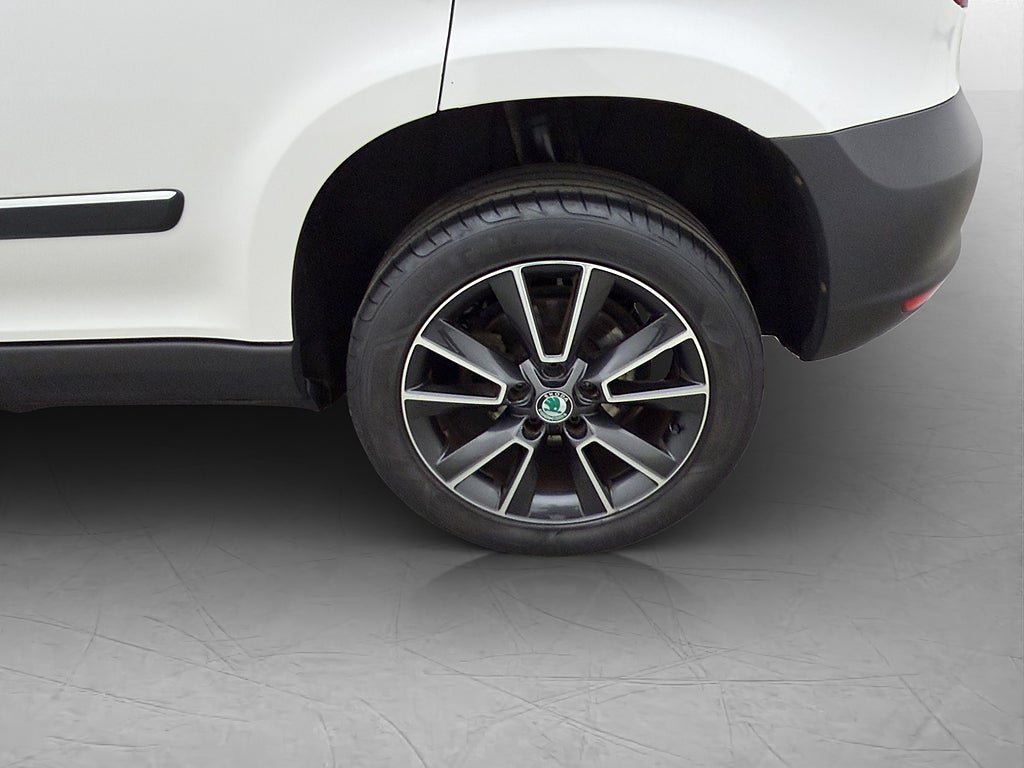 Vehicle Image 30