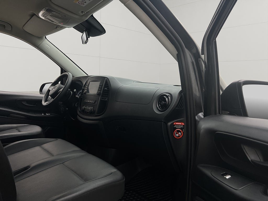 Vehicle Image 28