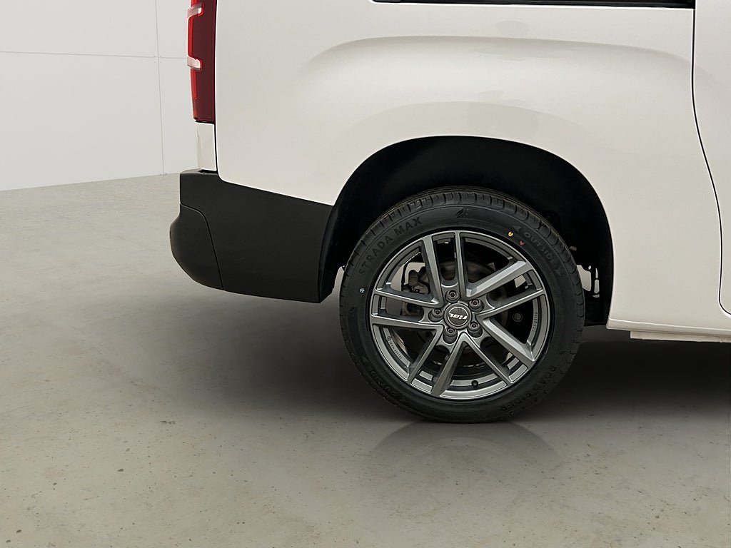 Vehicle Image 30