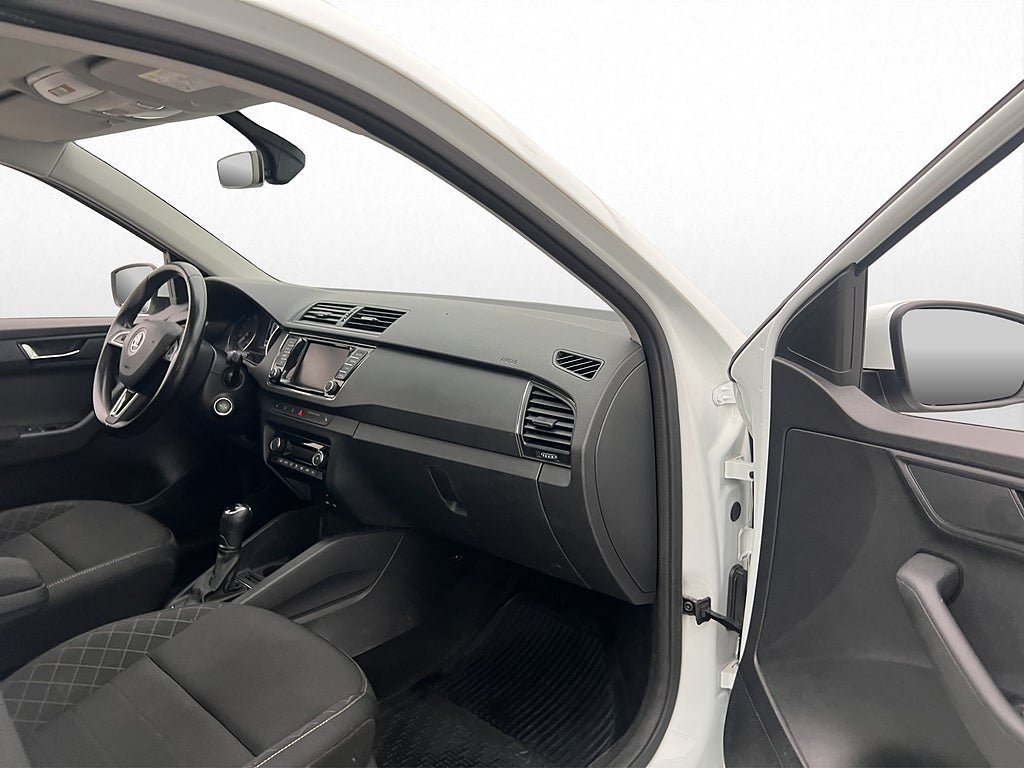 Vehicle Image 16