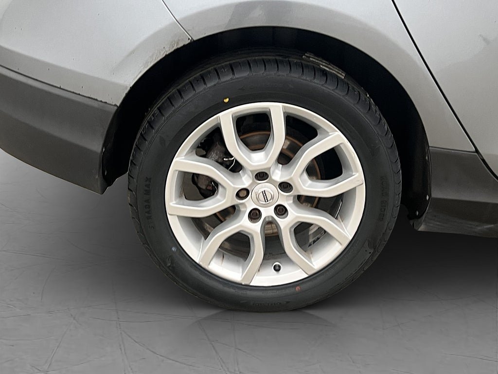 Vehicle Image 30