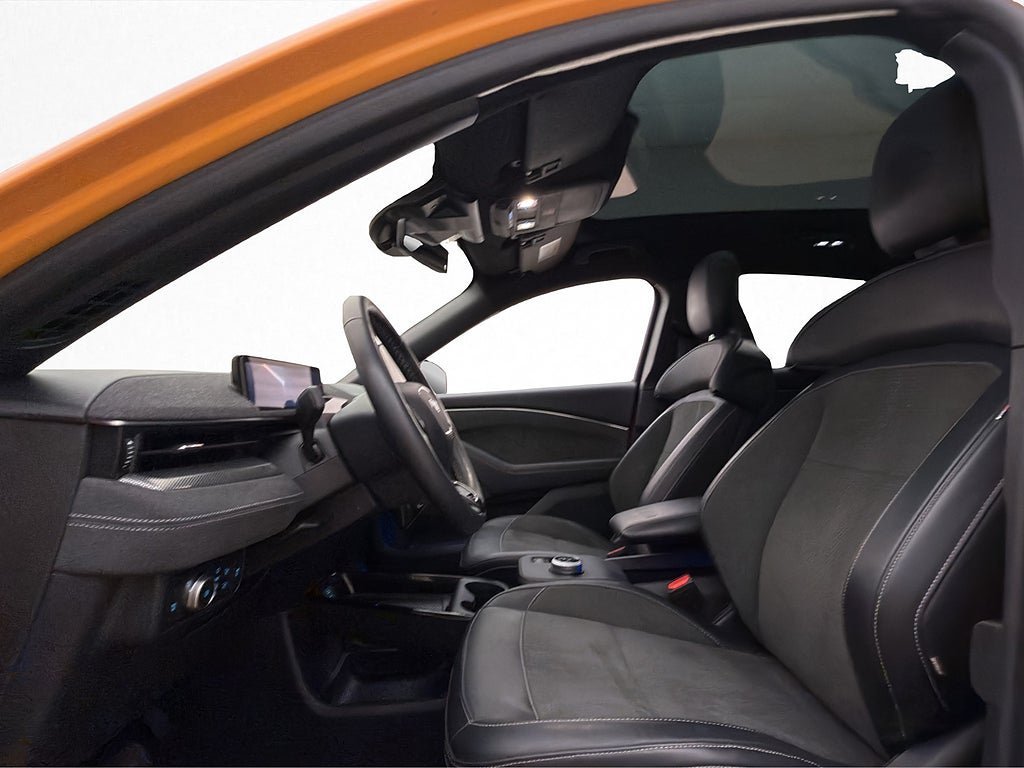 Vehicle Image 38