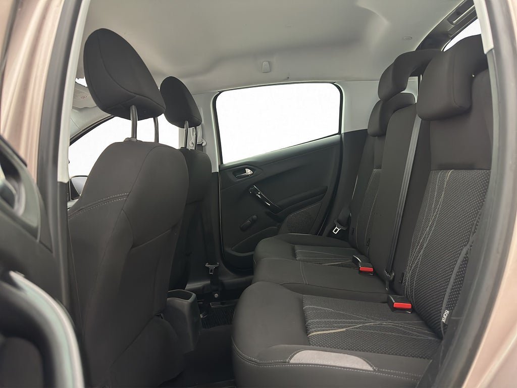 Vehicle Image 17