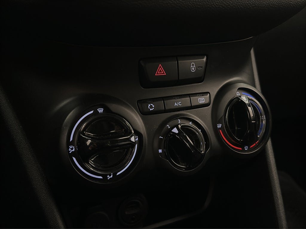 Vehicle Image 23