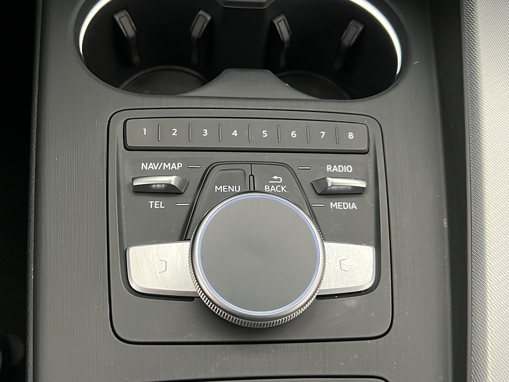 Vehicle Image 28