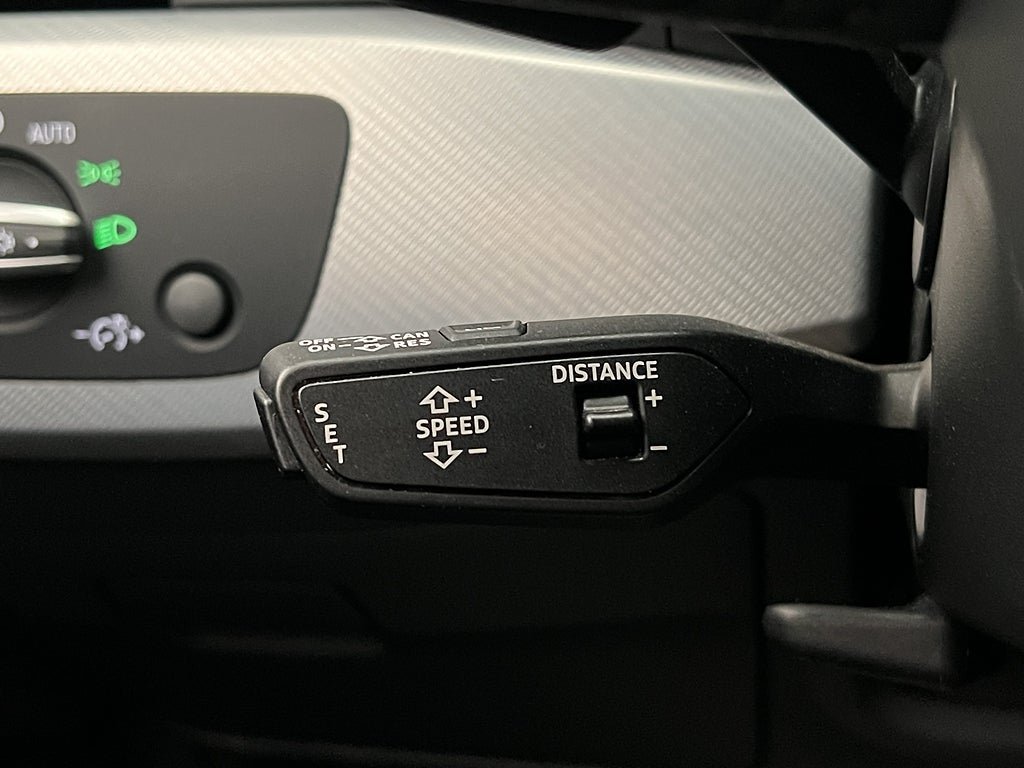 Vehicle Image 29