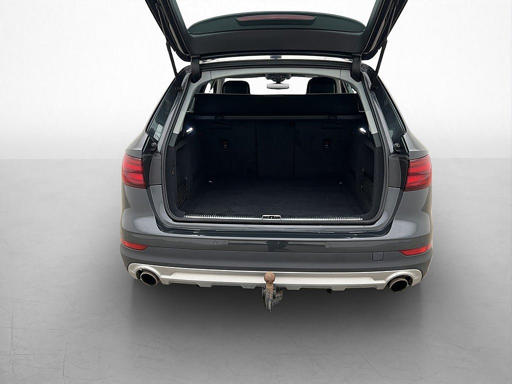 Vehicle Image 32