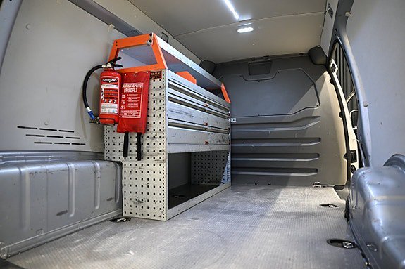 Vehicle Image 9