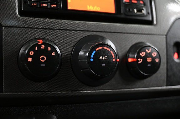 Vehicle Image 29
