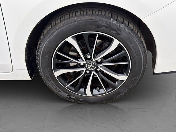 Vehicle Image 24