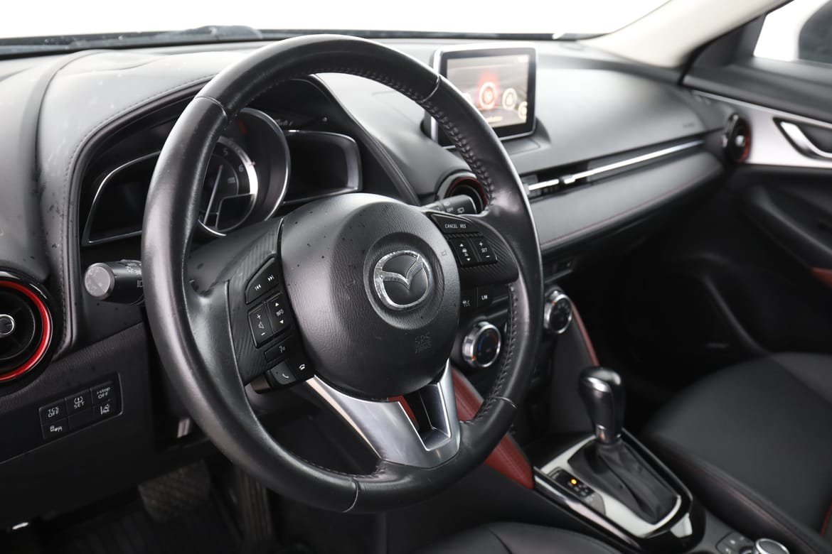 Vehicle Image 12