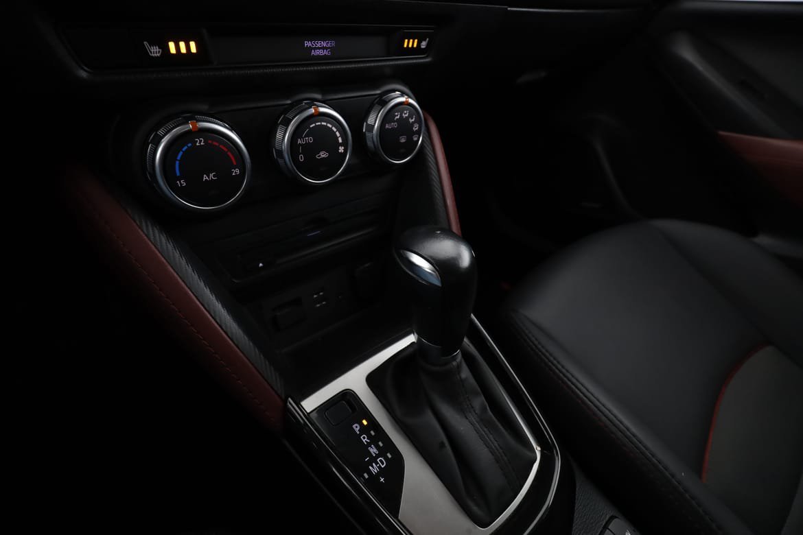 Vehicle Image 25