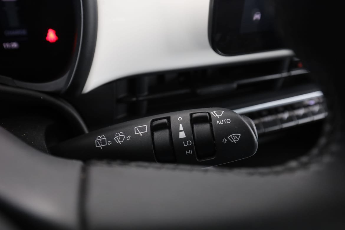 Vehicle Image 32