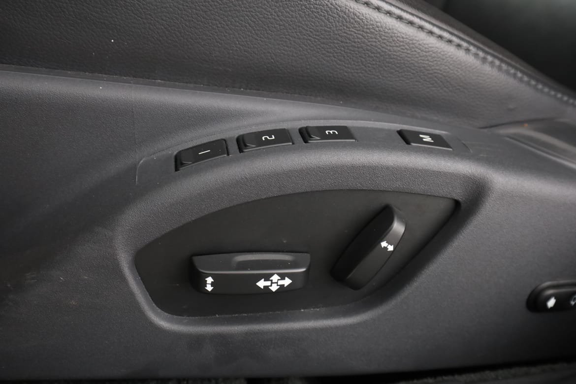 Vehicle Image 32