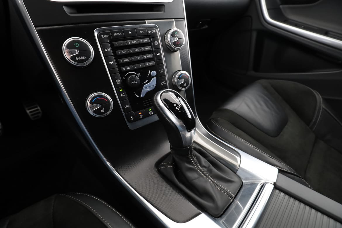 Vehicle Image 25