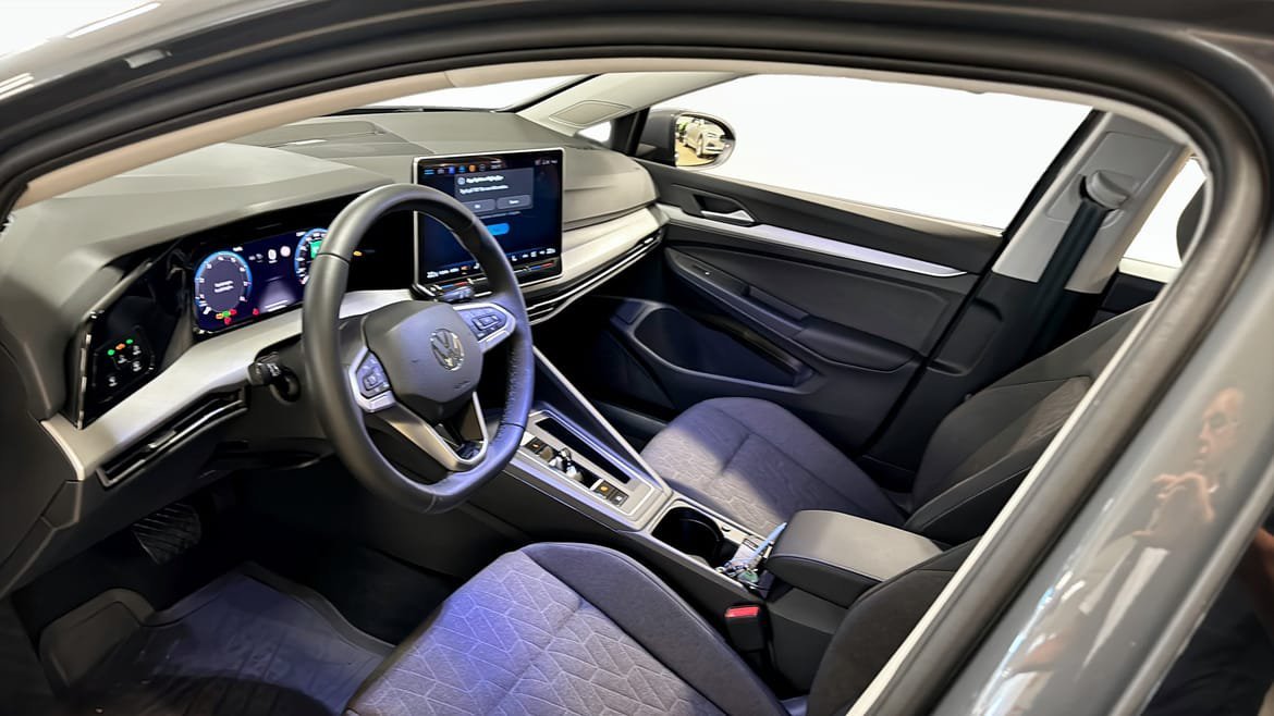 Vehicle Image 7