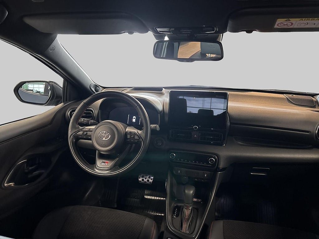 Vehicle Image 11