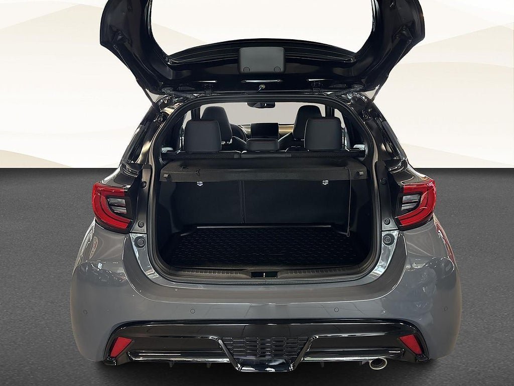 Vehicle Image 12
