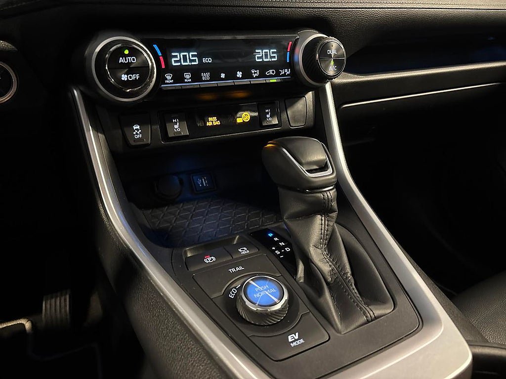 Vehicle Image 18