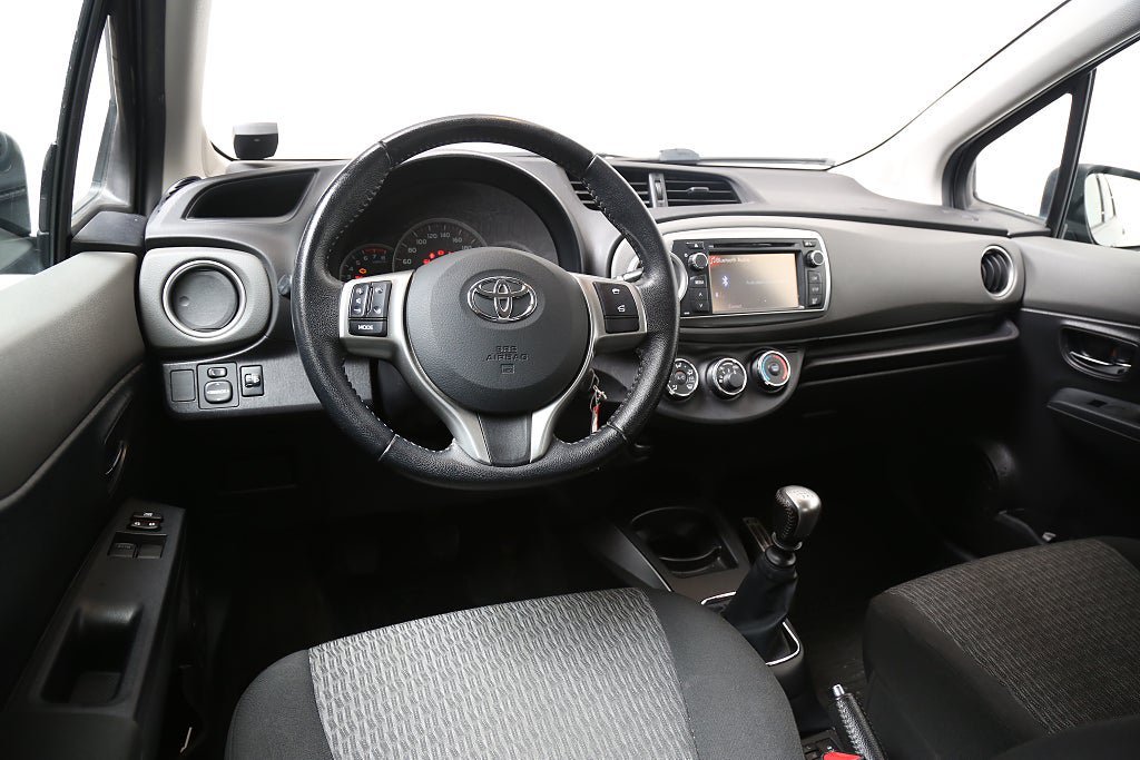 Vehicle Image 12