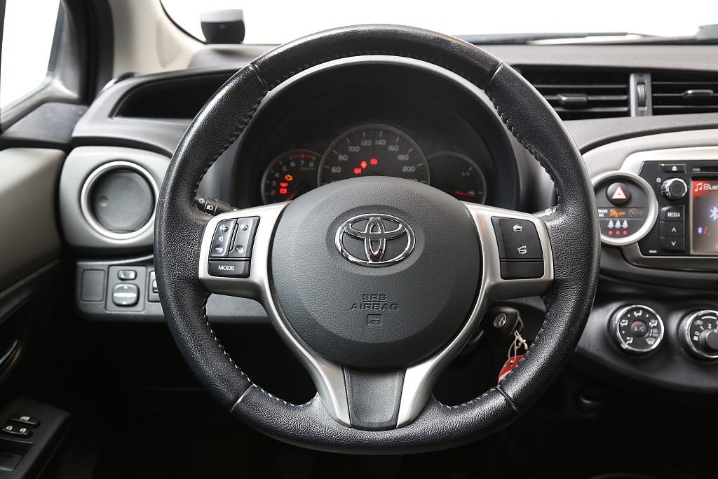 Vehicle Image 14