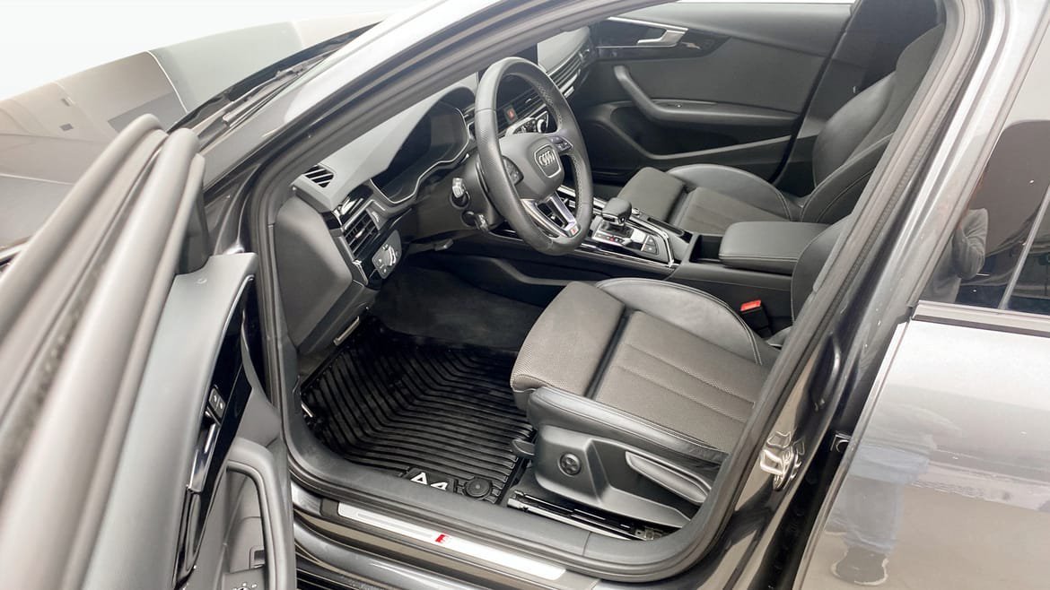 Vehicle Image 8