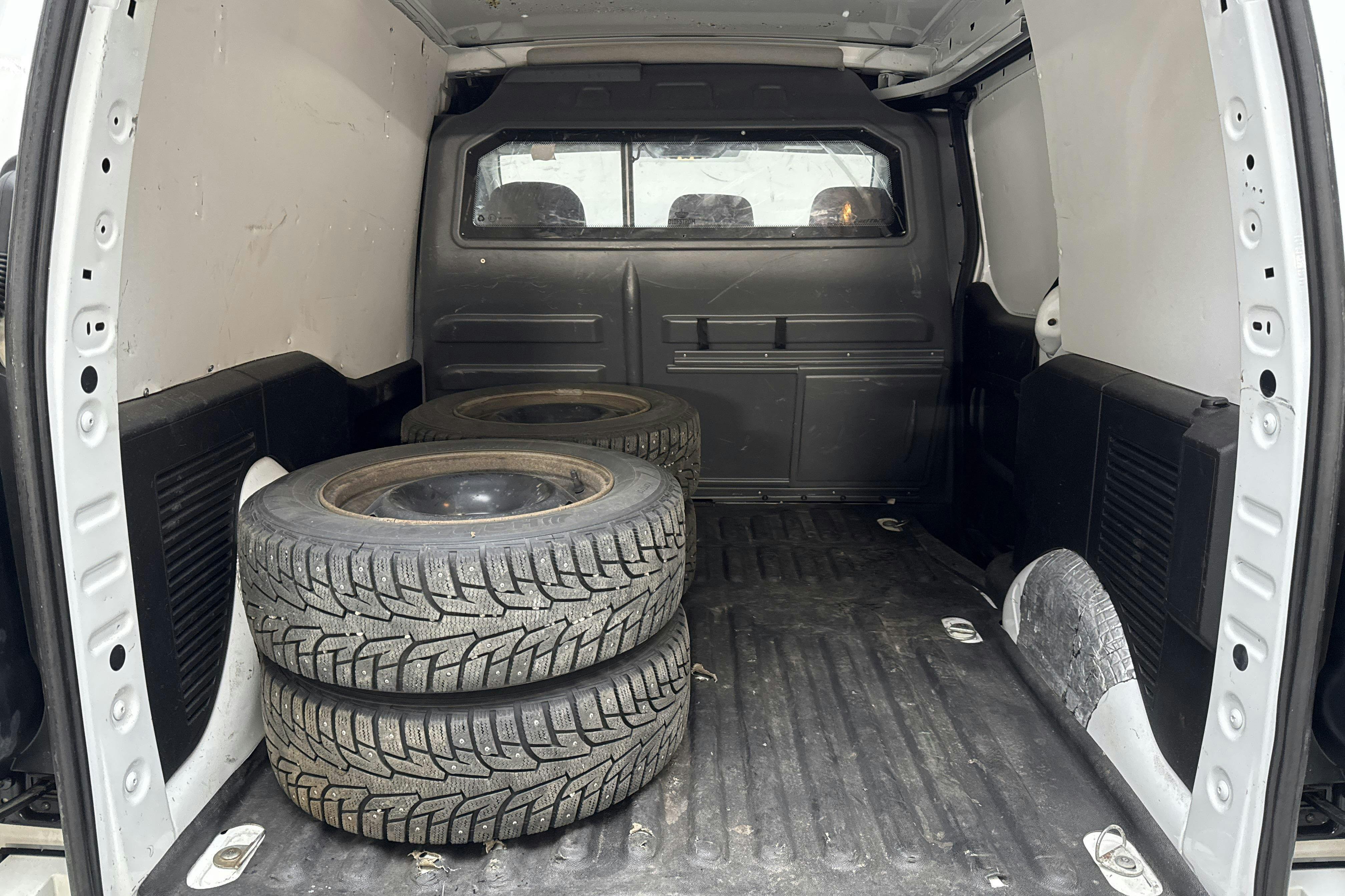 Vehicle Image 8