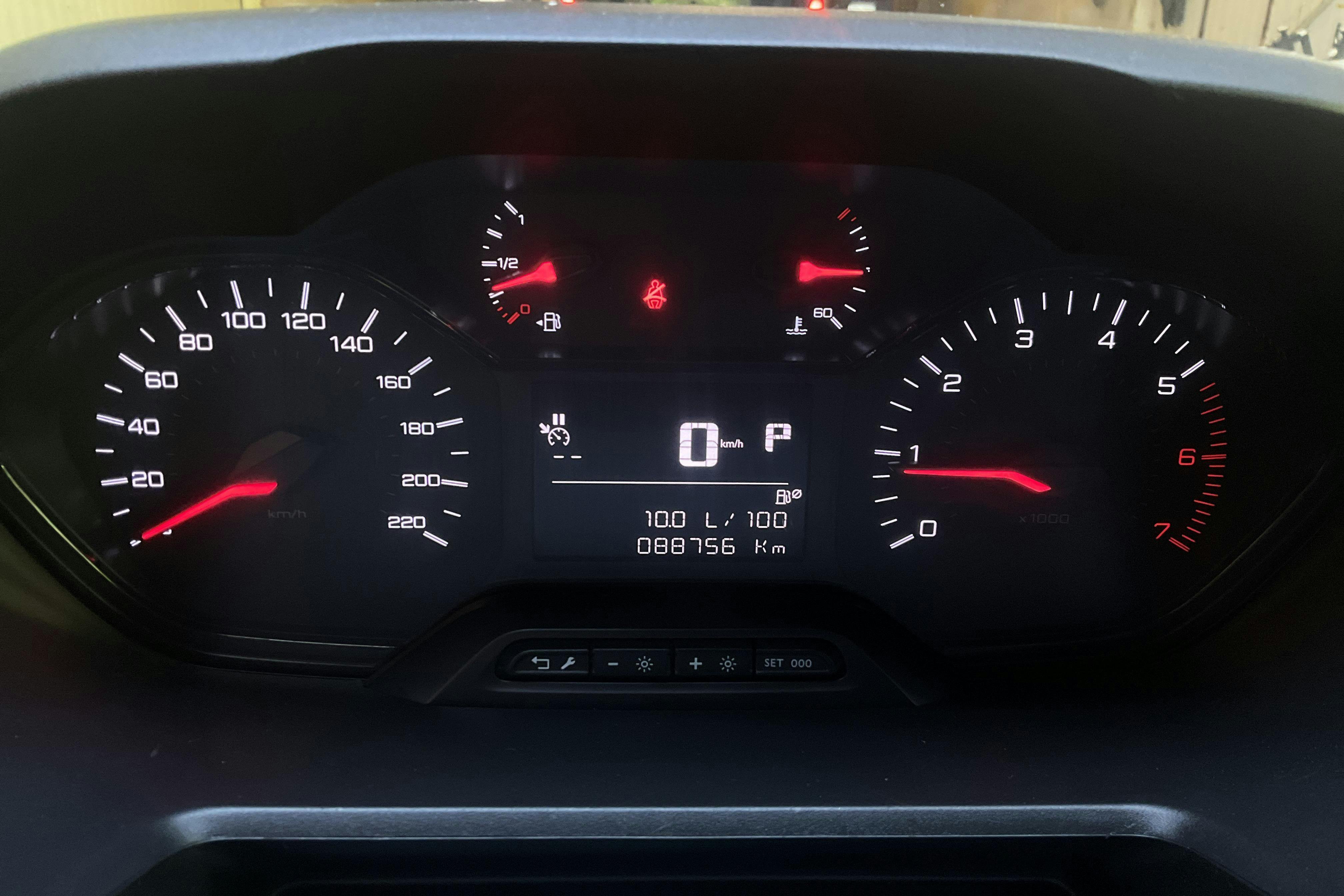 Vehicle Image 9