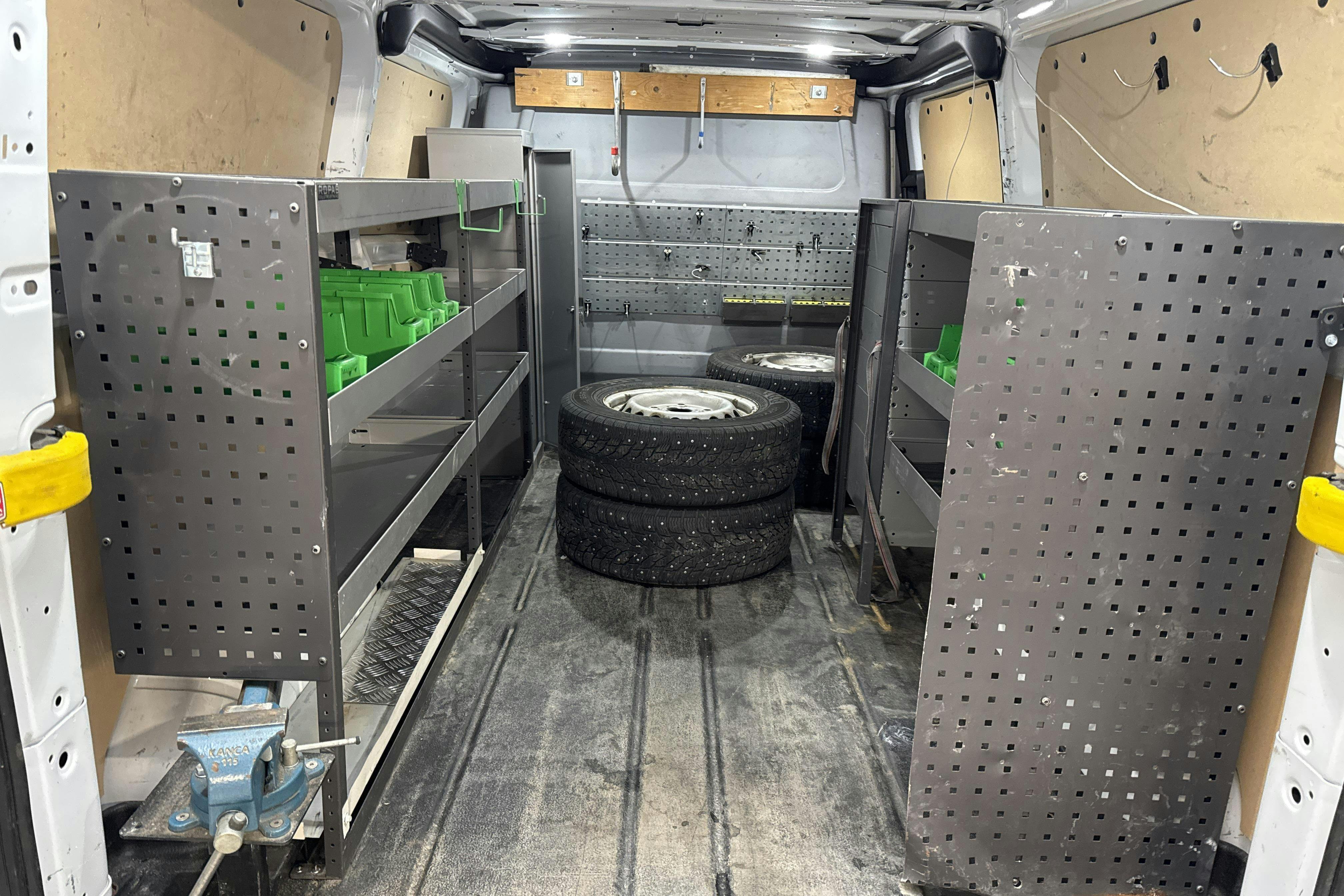 Vehicle Image 8