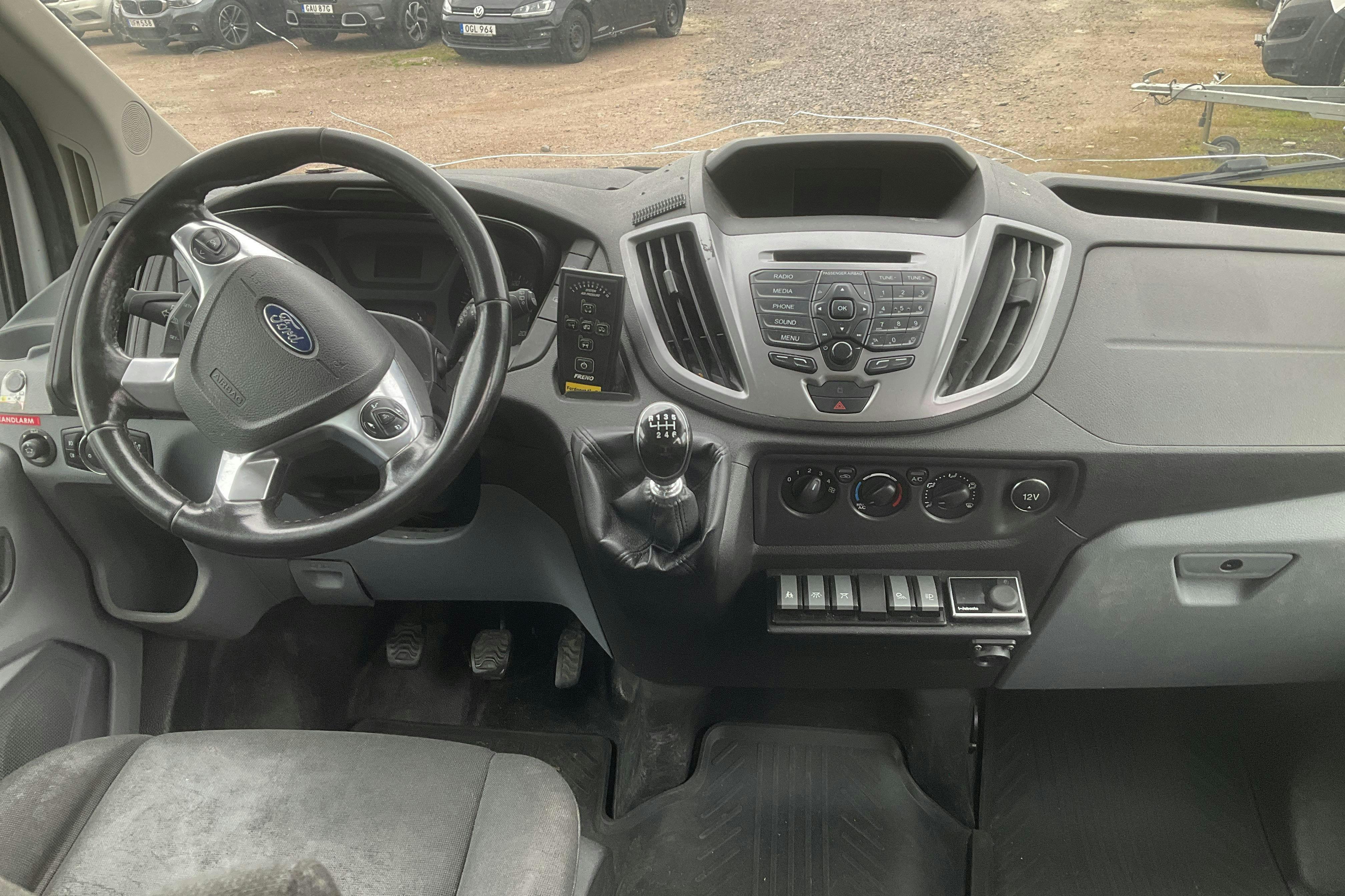 Vehicle Image 7