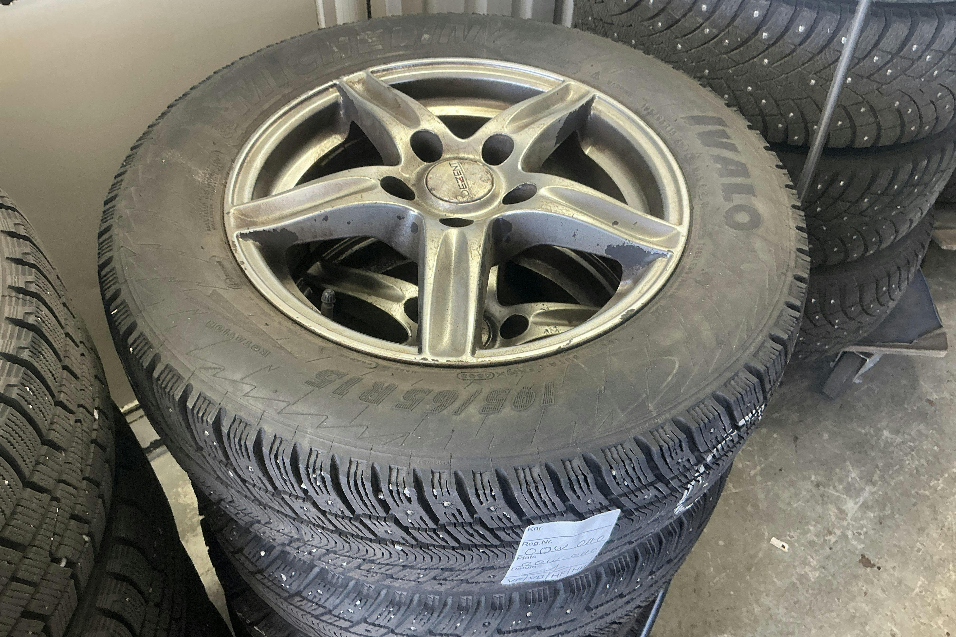 Vehicle Image 11