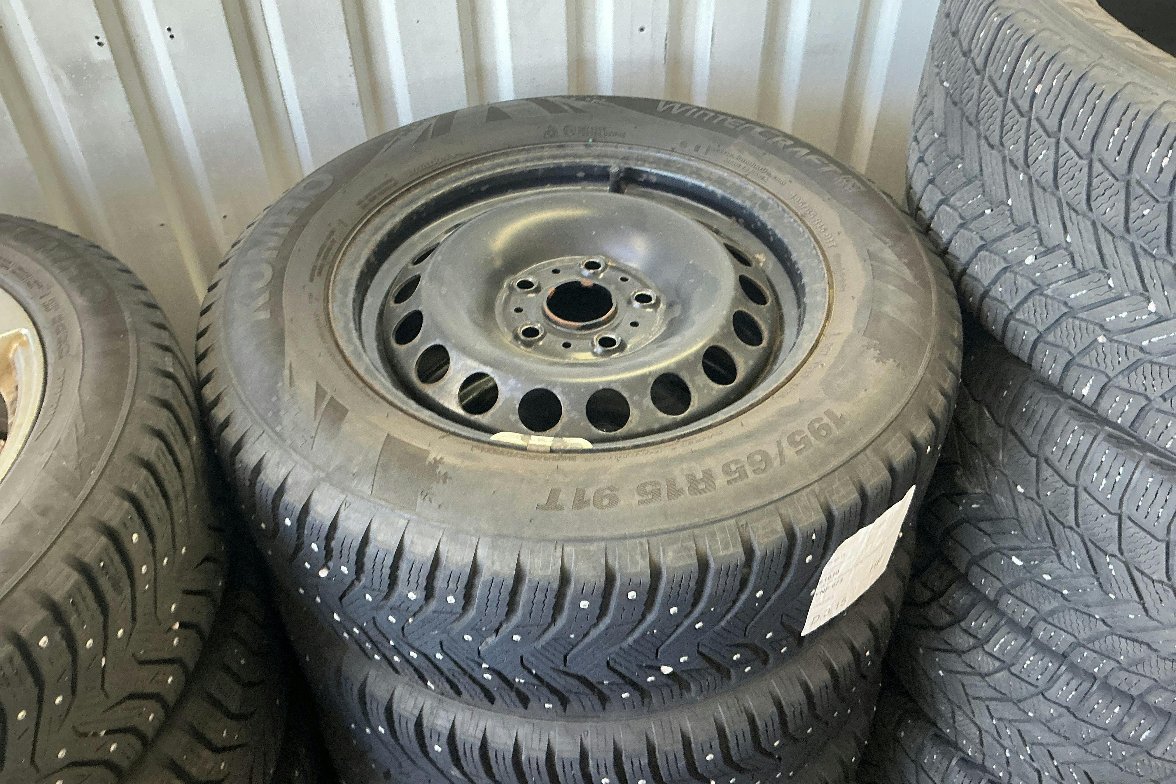 Vehicle Image 12