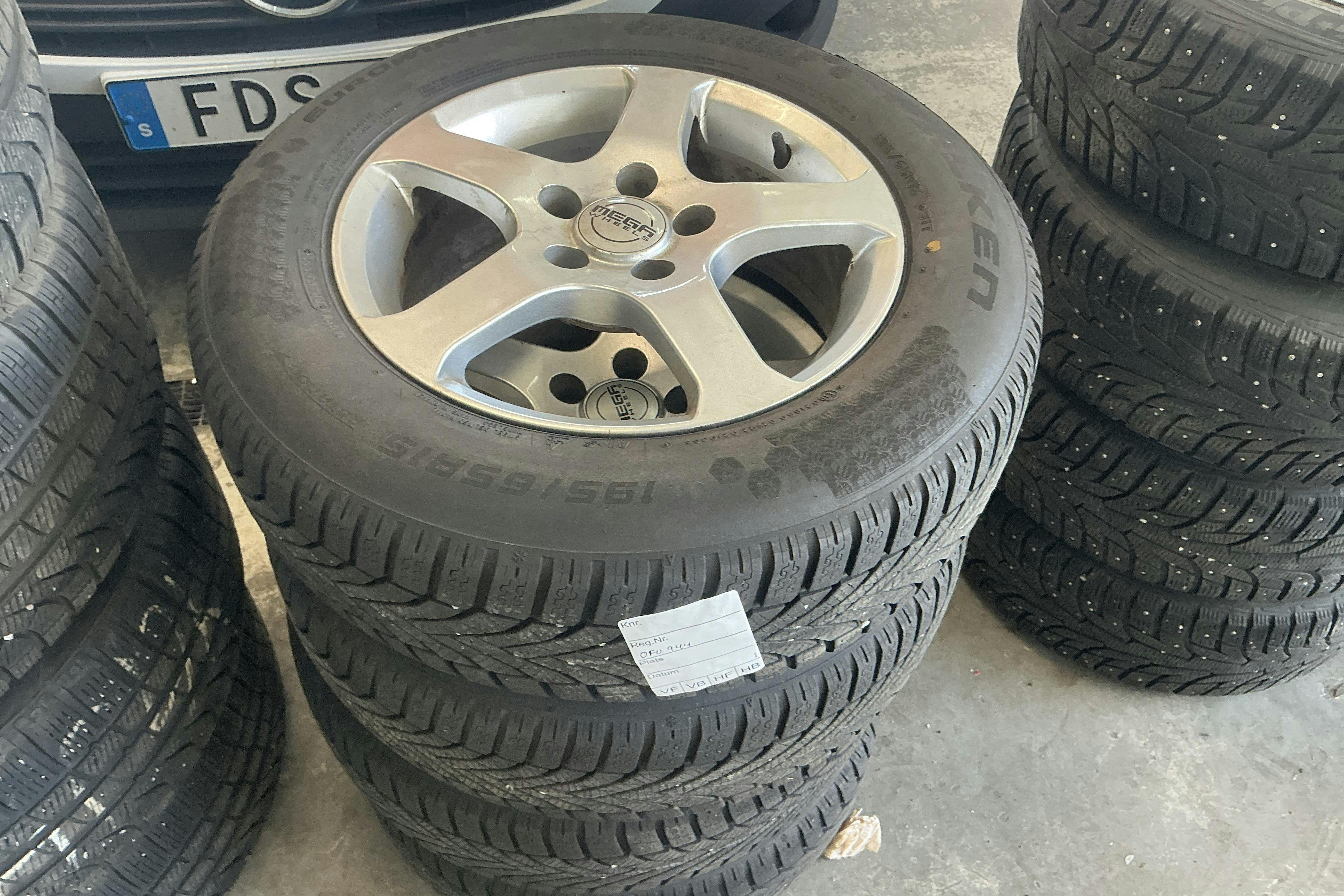 Vehicle Image 12