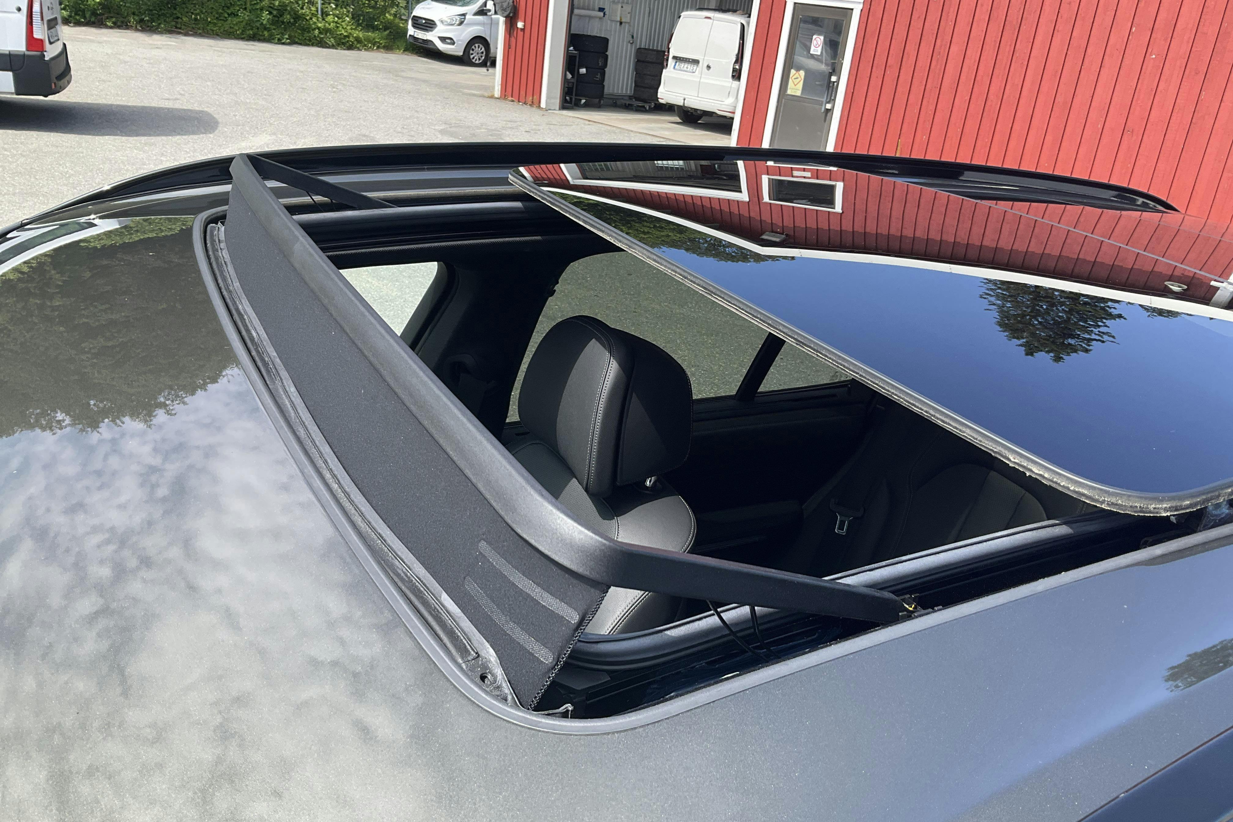 Vehicle Image 13