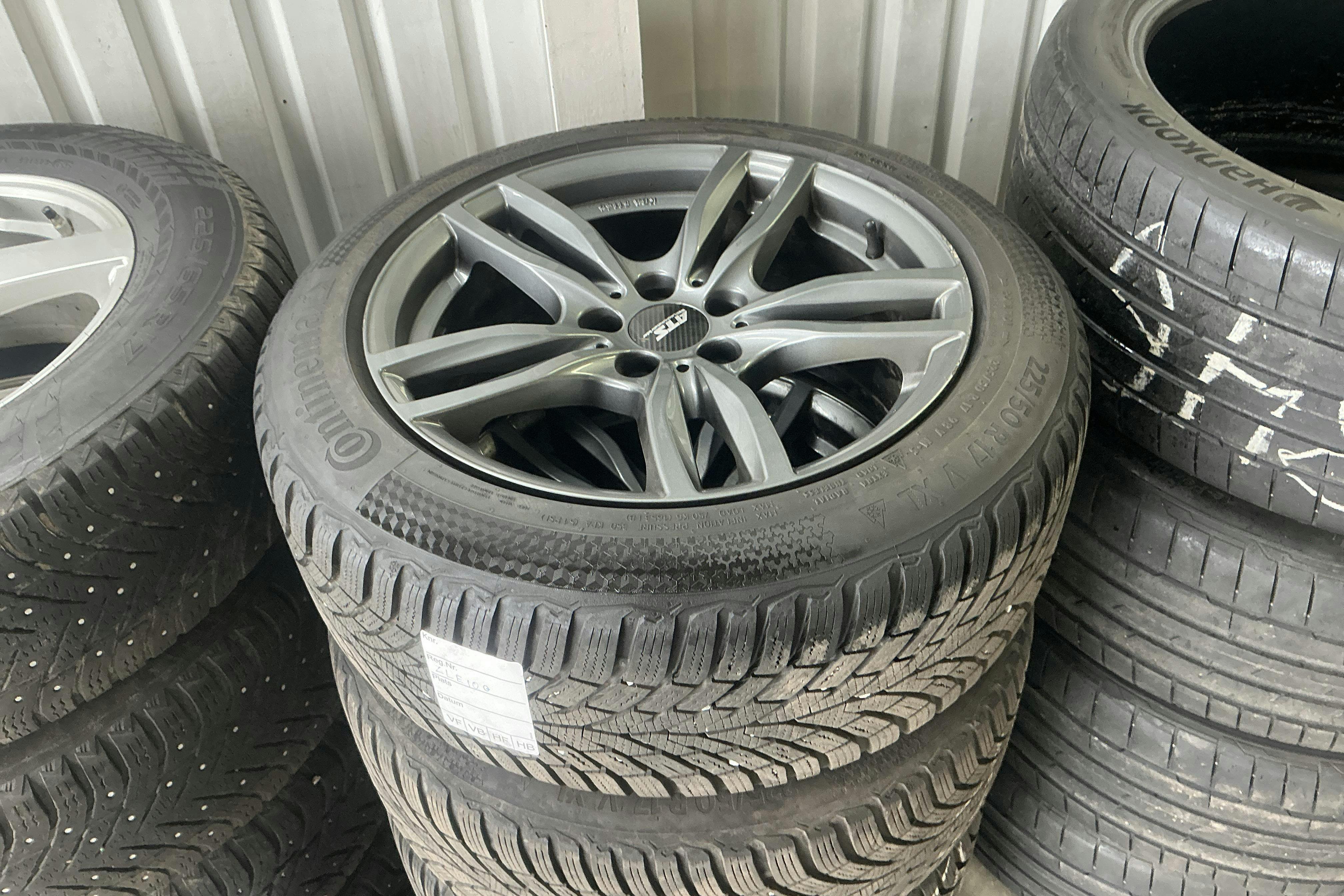 Vehicle Image 13