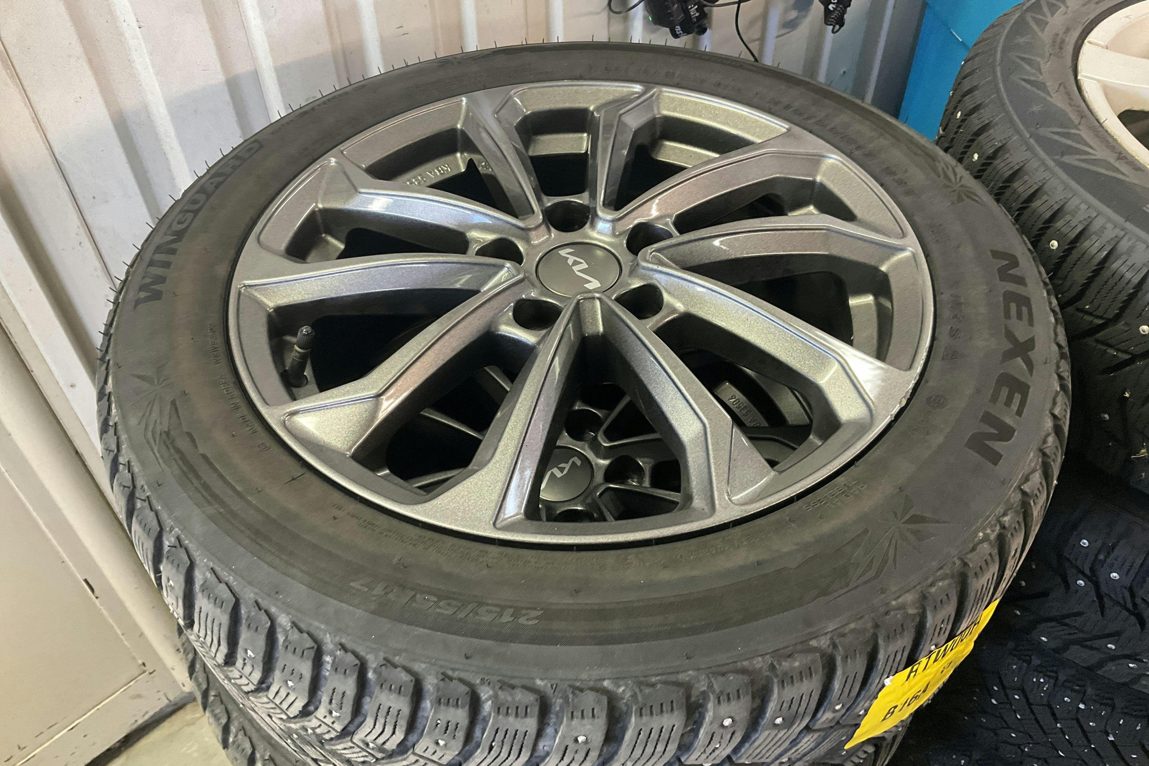 Vehicle Image 15