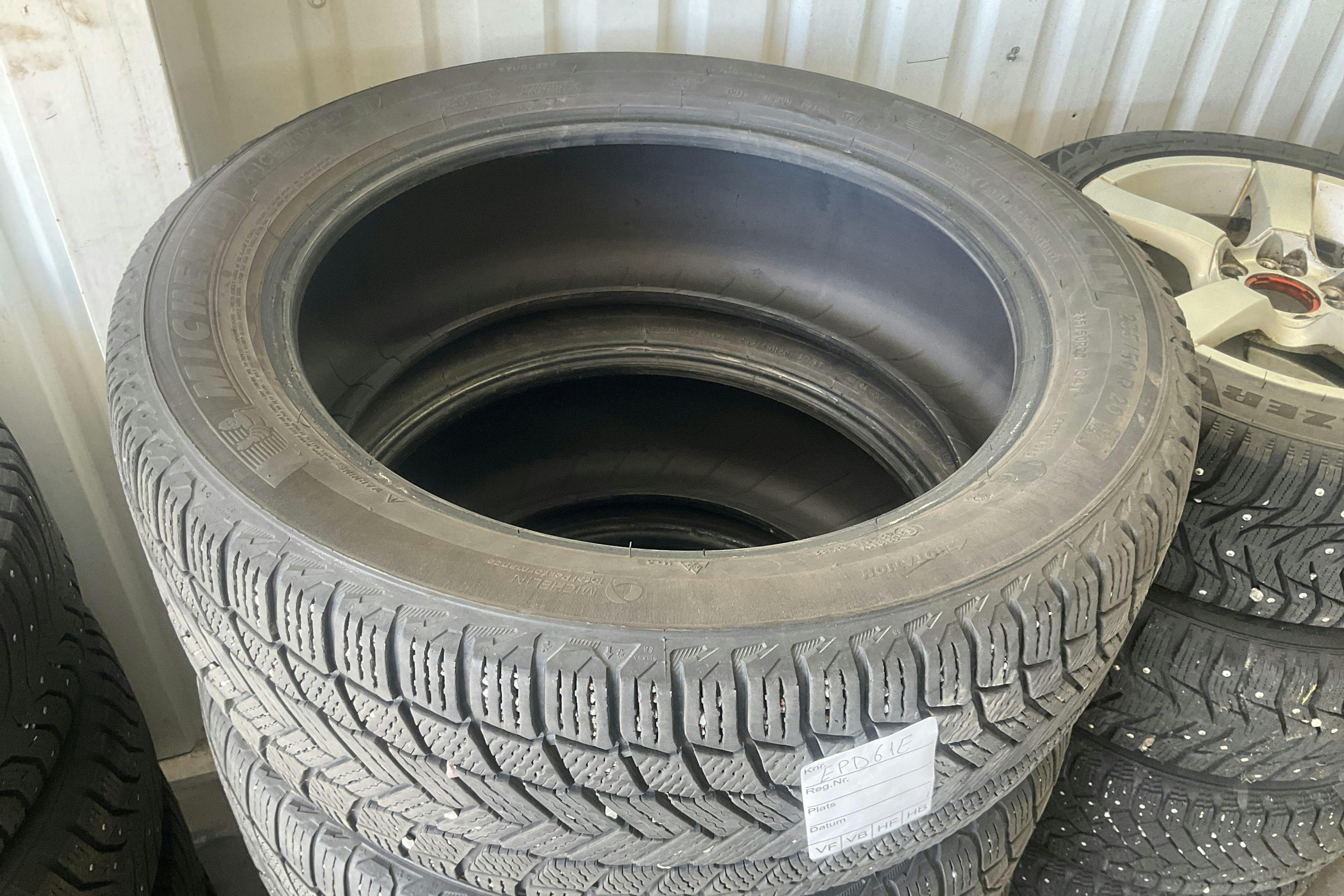 Vehicle Image 17