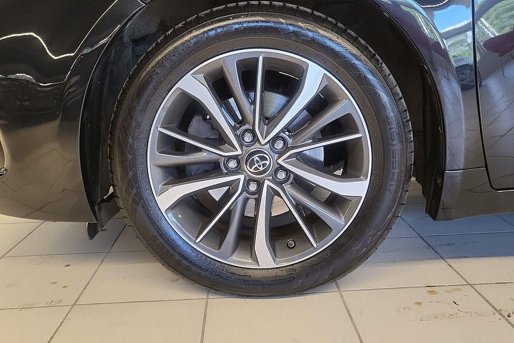 Vehicle Image 17