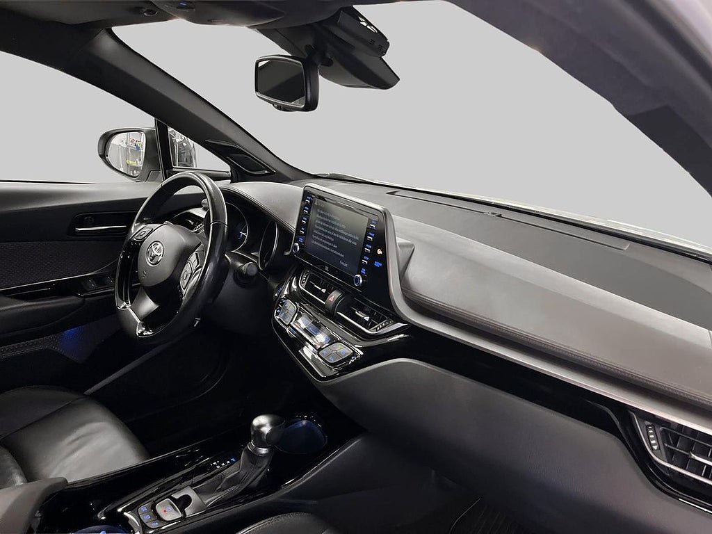 Vehicle Image 10